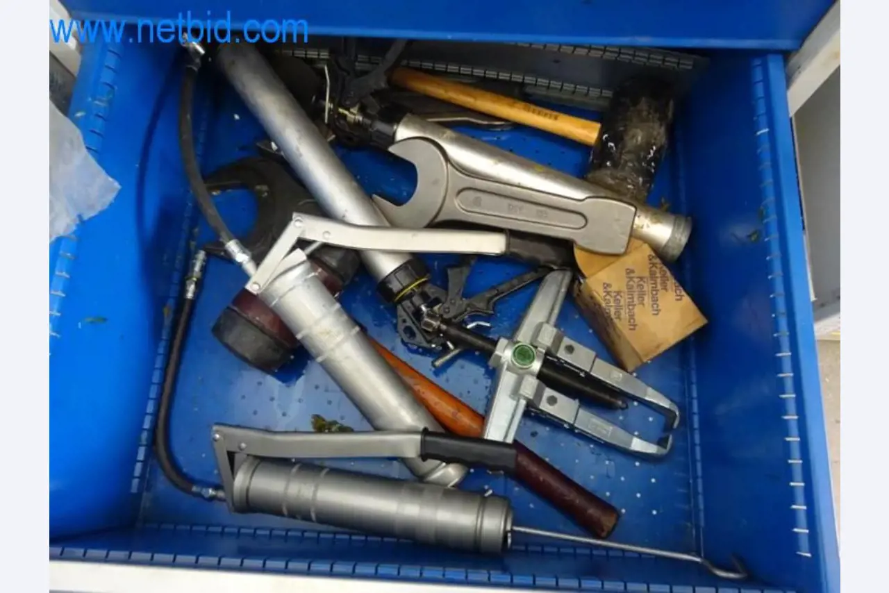 Maquinaria, parque móvil y equipos de explotación-8