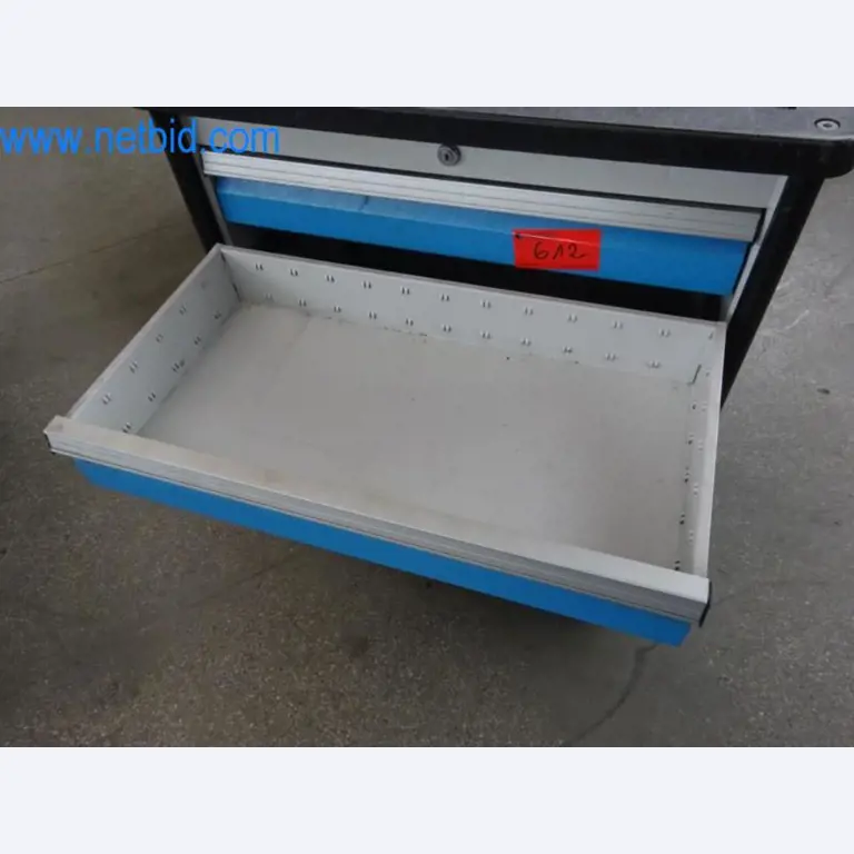 Stroje, vozový park a provozní zařízení-1