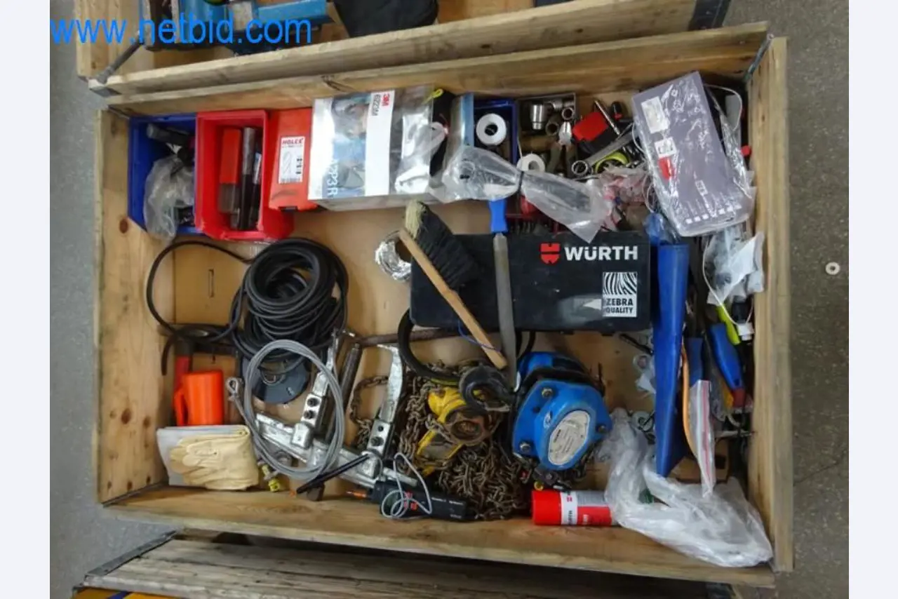 Stroje, vozový park a provozní zařízení-8