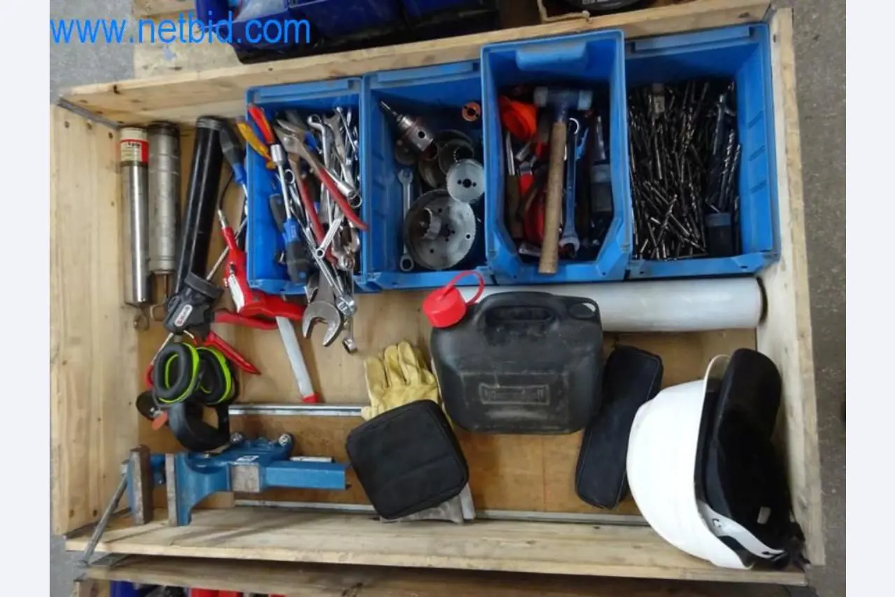 Stroje, vozový park a provozní zařízení-9