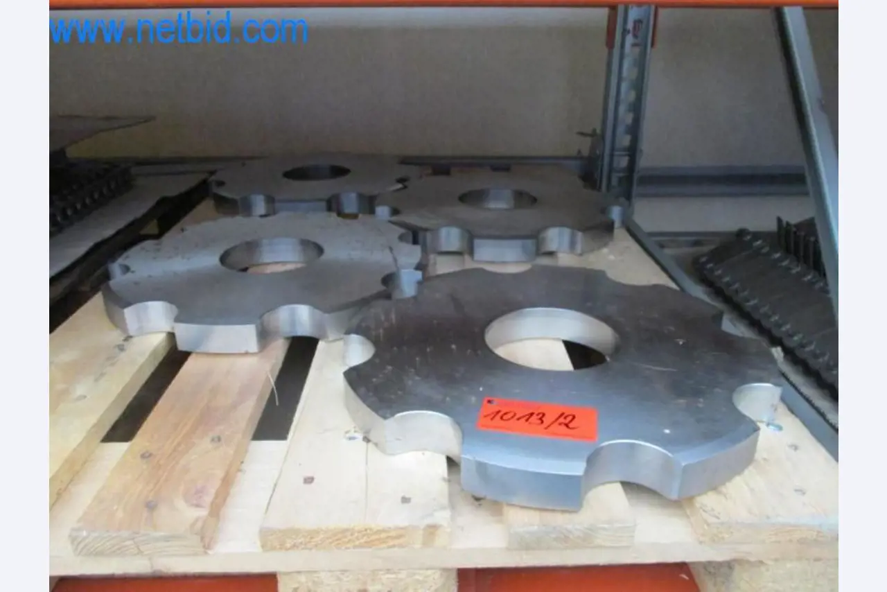 Stroje, vozový park a provozní zařízení-1