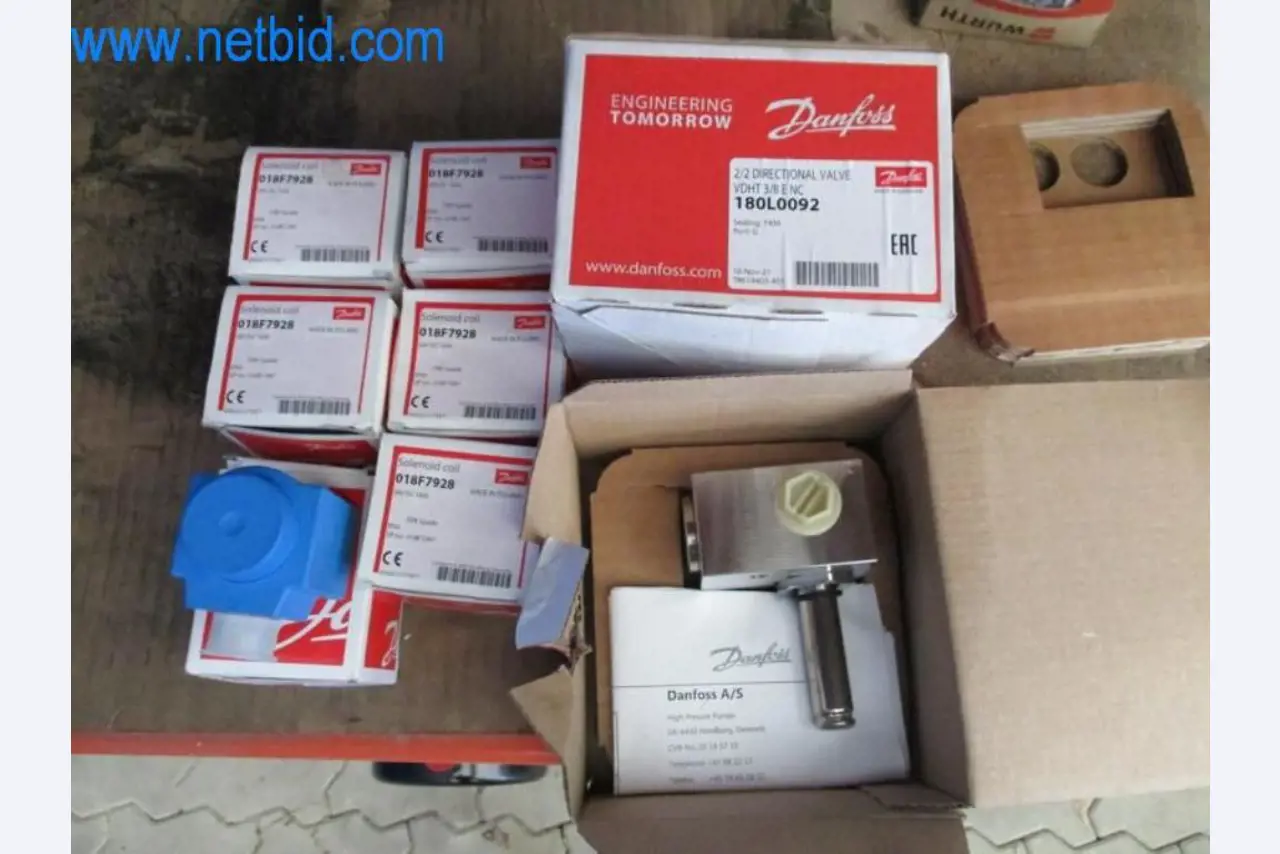 Stroje, vozový park a provozní zařízení-1