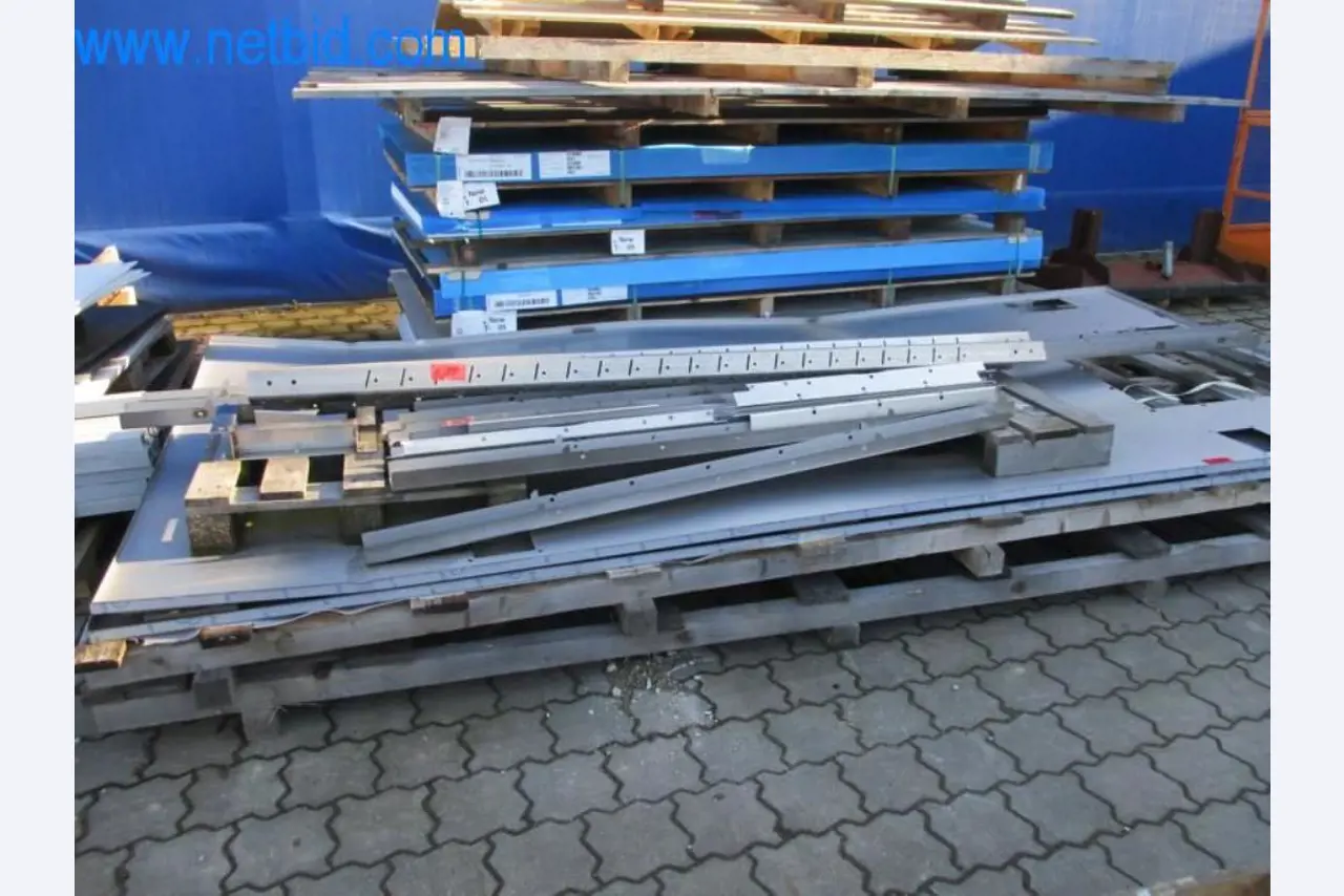 Maquinaria, parque móvil y equipos de explotación-1