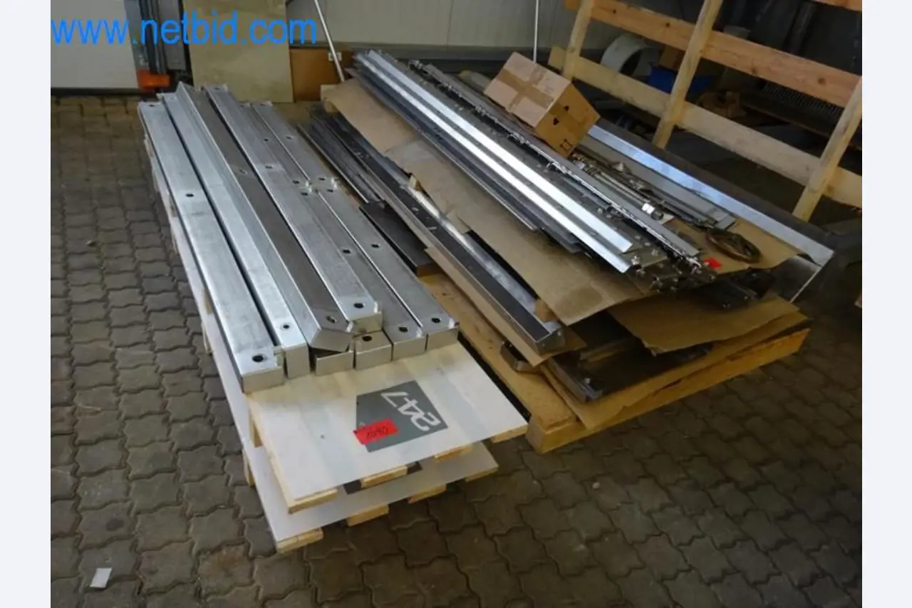 Máquinas, parque automóvel e equipamento operacional-10