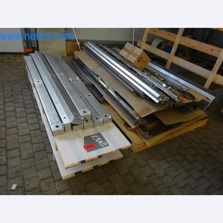 Máquinas, parque automóvel e equipamento operacional-10