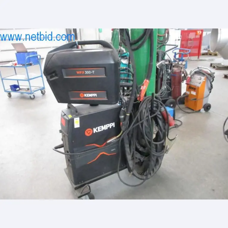 Stroji, vozni park in operativna oprema-2