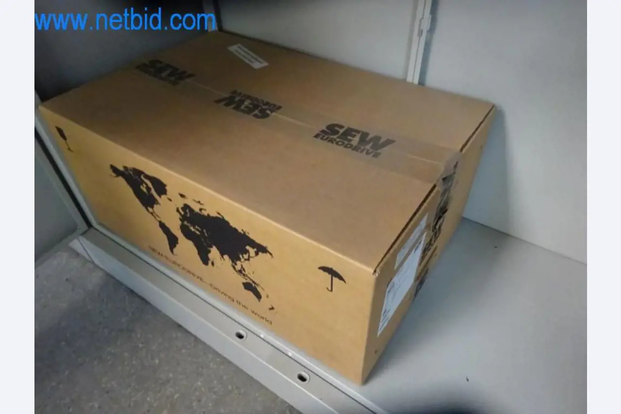 Máquinas, parque automóvel e equipamento operacional-1