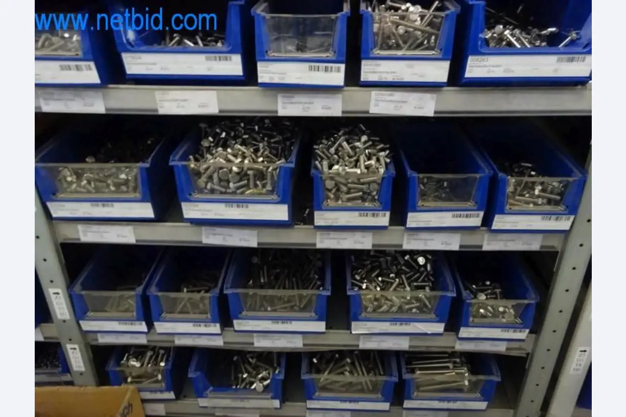 Máquinas, parque automóvel e equipamento operacional-12