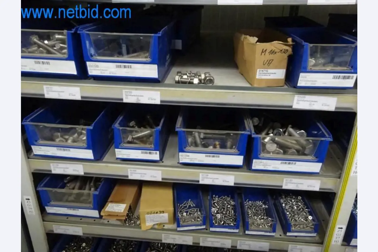 Máquinas, parque automóvel e equipamento operacional-14