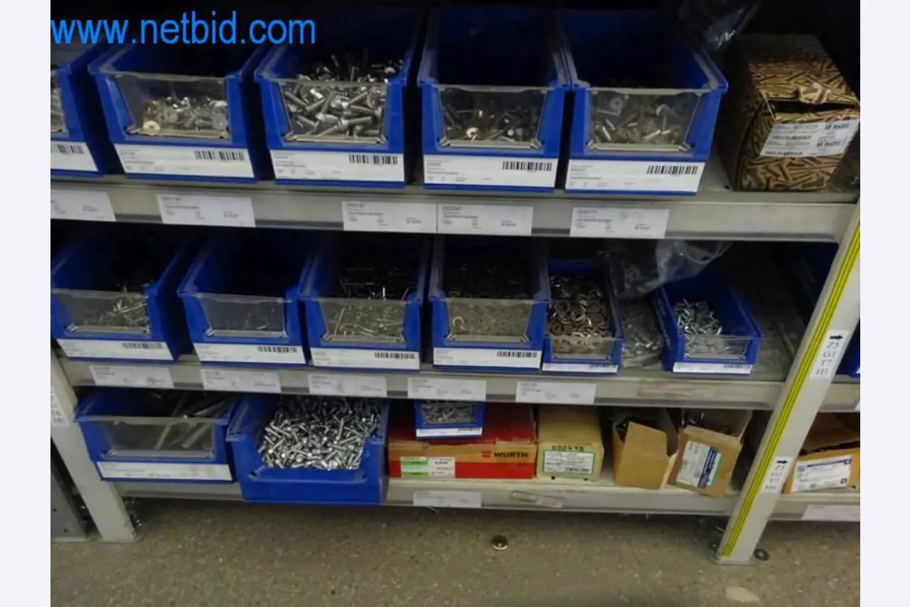 Máquinas, parque automóvel e equipamento operacional-15