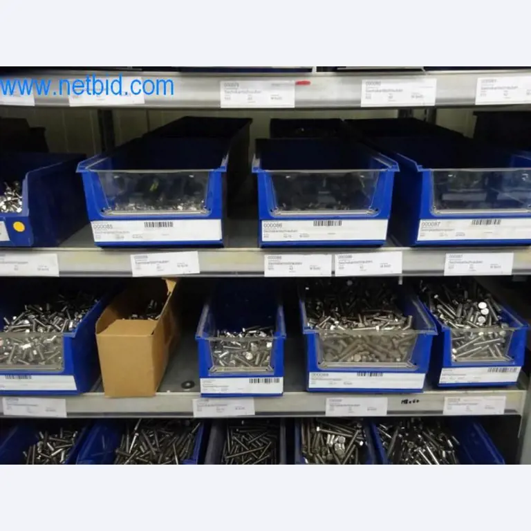 Máquinas, parque automóvel e equipamento operacional-16