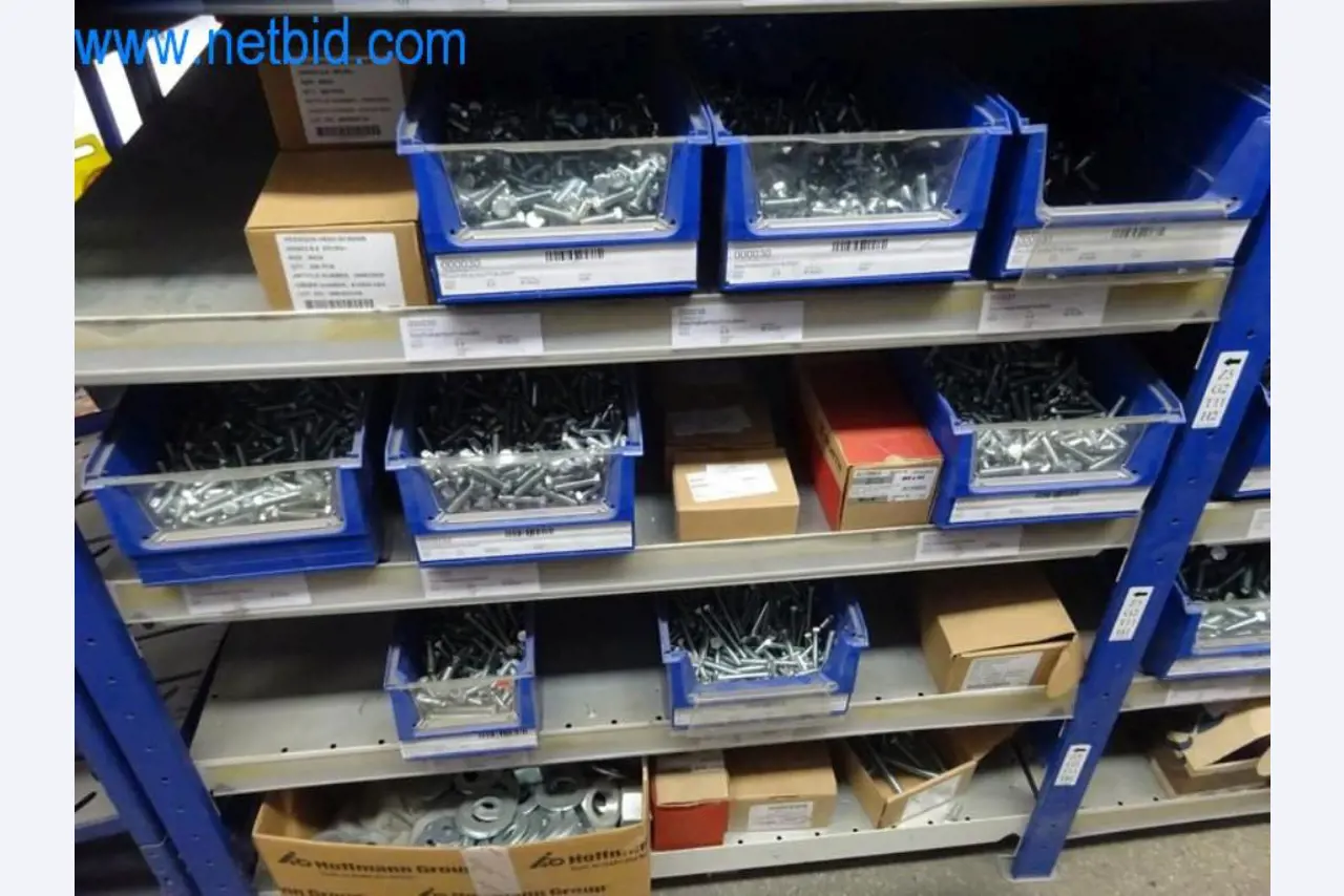 Máquinas, parque automóvel e equipamento operacional-17