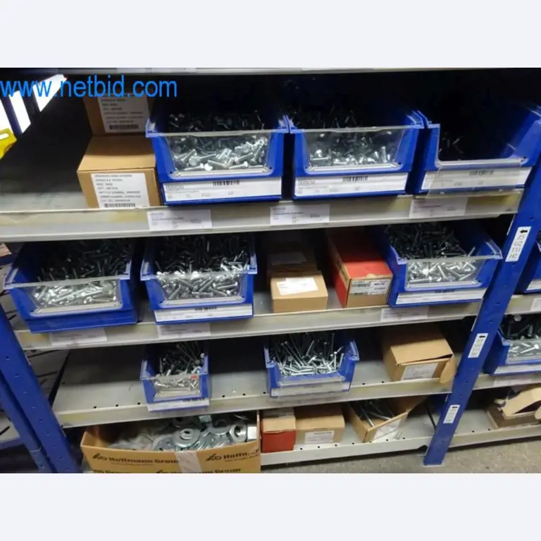 Máquinas, parque automóvel e equipamento operacional-17