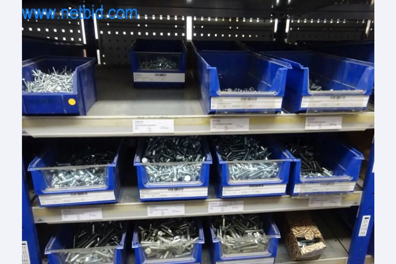 Máquinas, parque automóvel e equipamento operacional-19