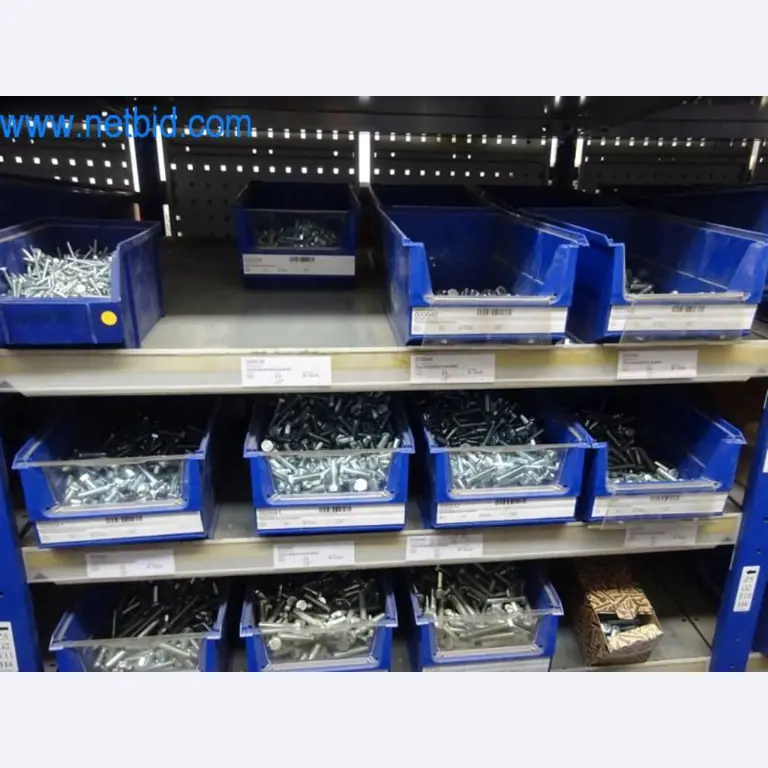 Máquinas, parque automóvel e equipamento operacional-19