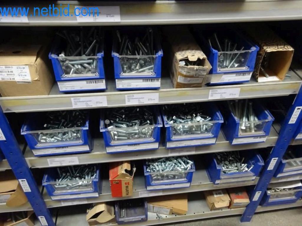 Stroje, vozový park a provozní zařízení-21