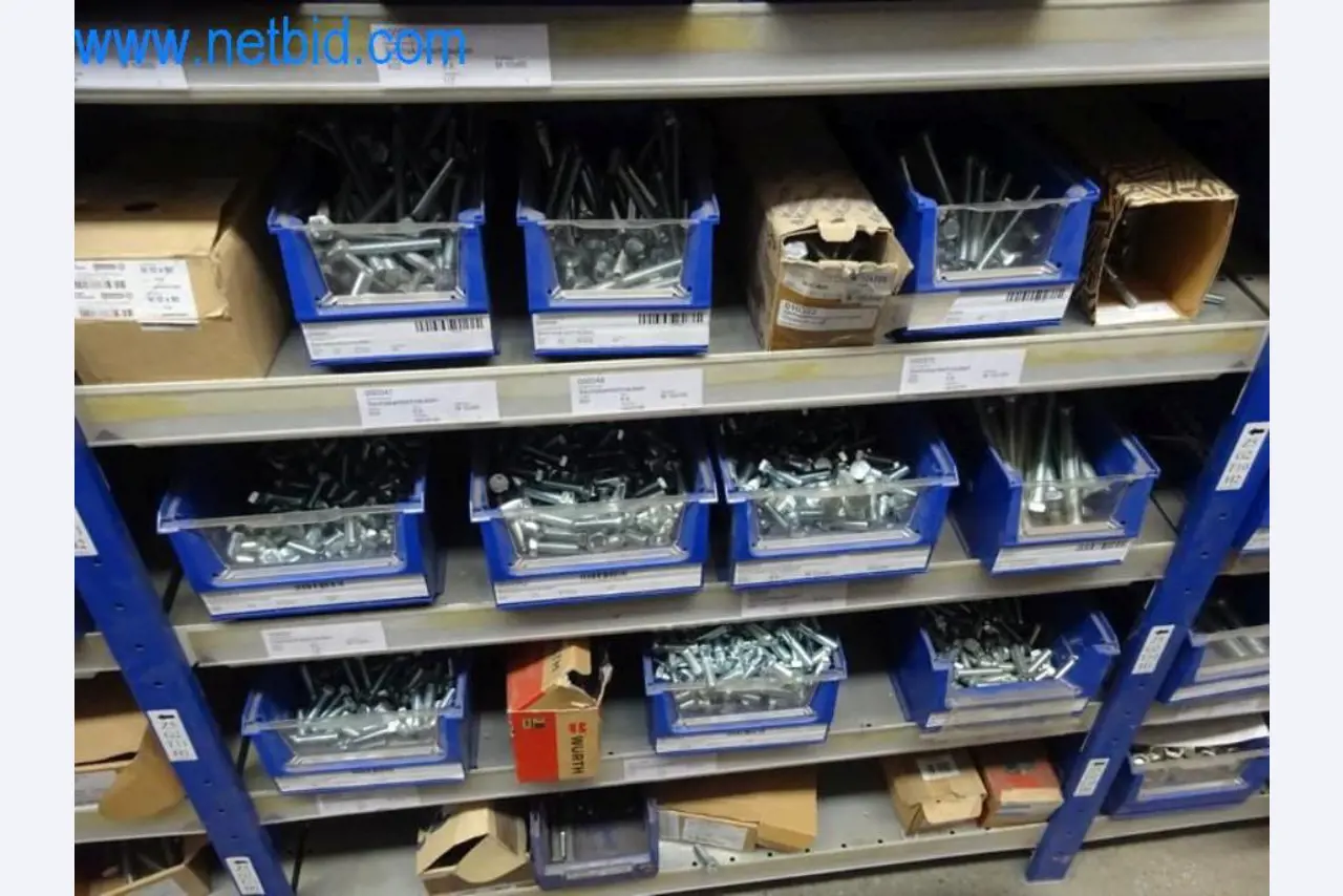 Máquinas, parque automóvel e equipamento operacional-21