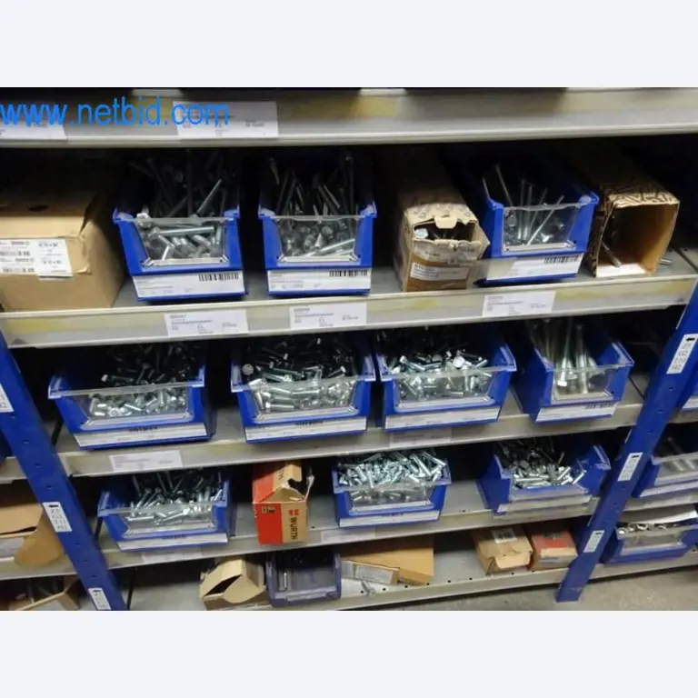 Máquinas, parque automóvel e equipamento operacional-21