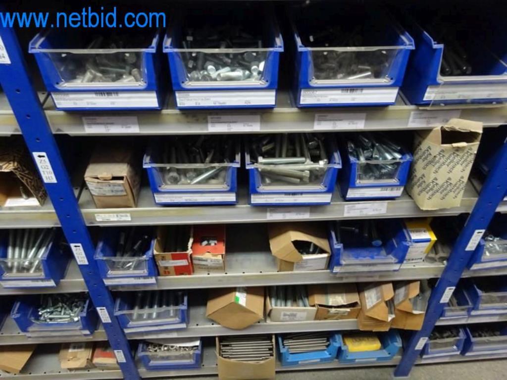 Stroje, vozový park a provozní zařízení-22