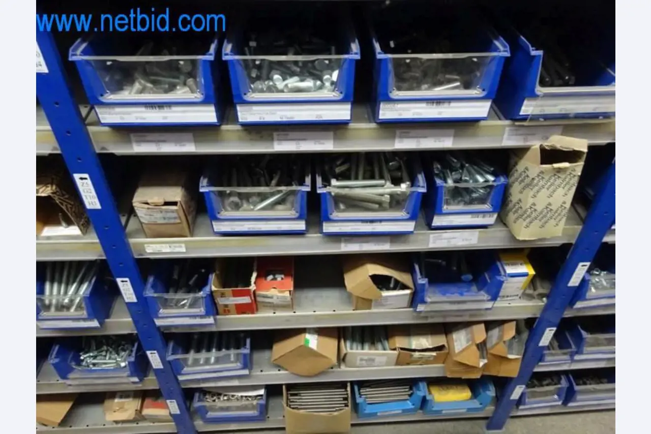 Máquinas, parque automóvel e equipamento operacional-22