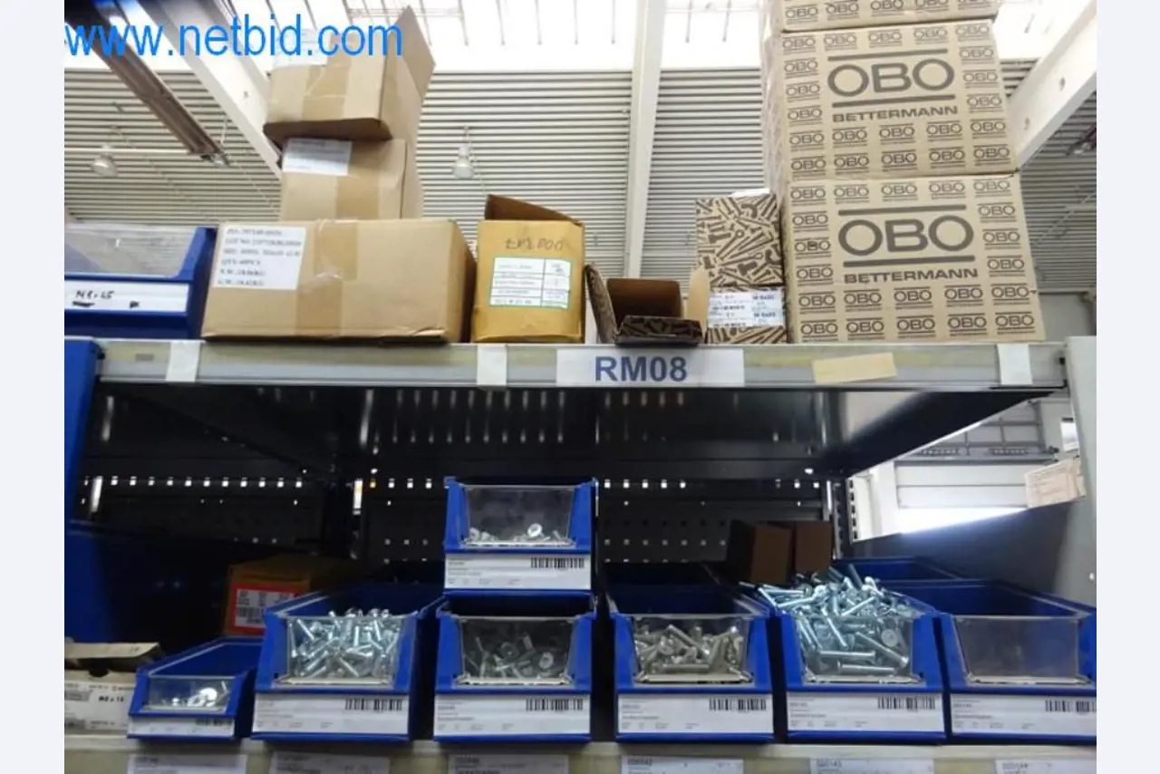 Máquinas, parque automóvel e equipamento operacional-23