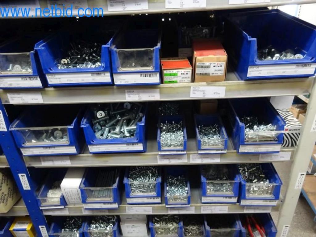 Stroje, vozový park a provozní zařízení-24