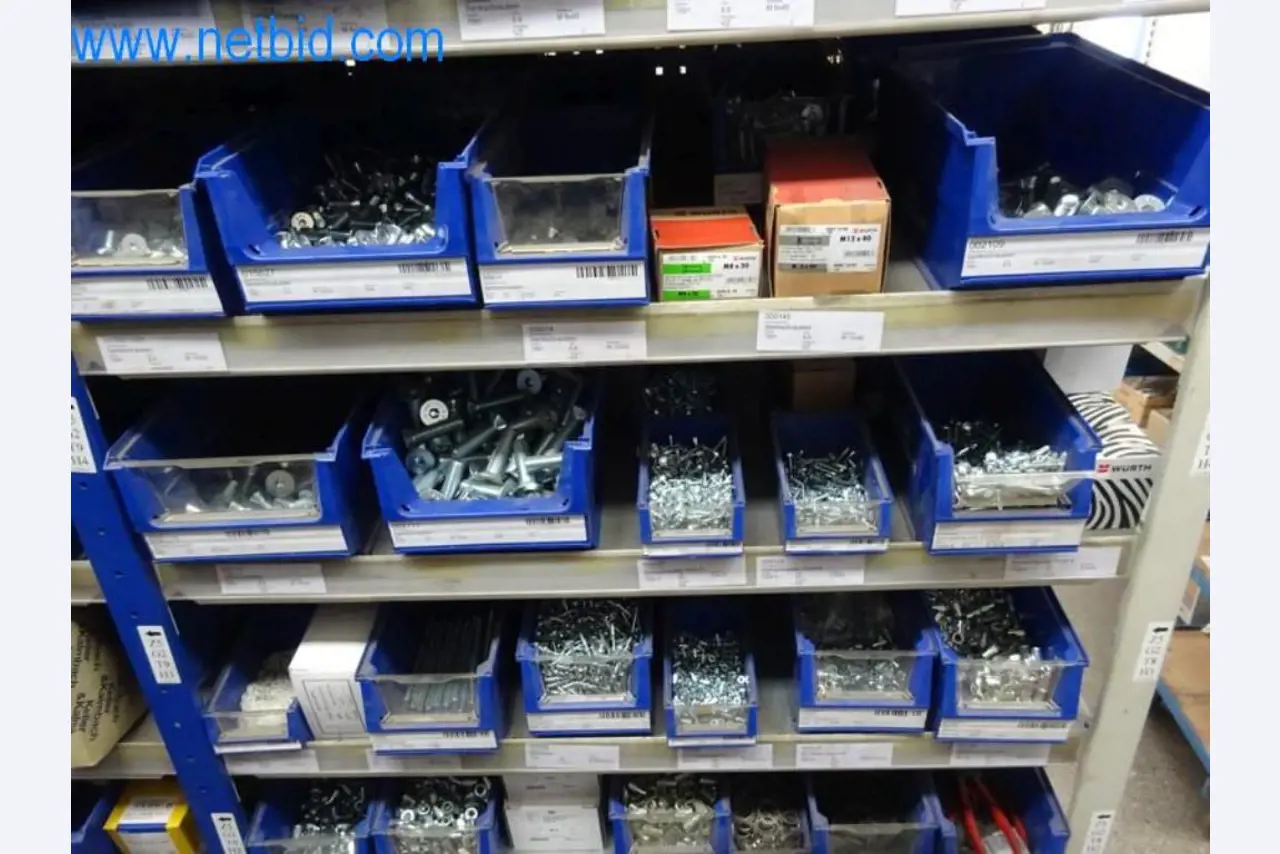 Máquinas, parque automóvel e equipamento operacional-24