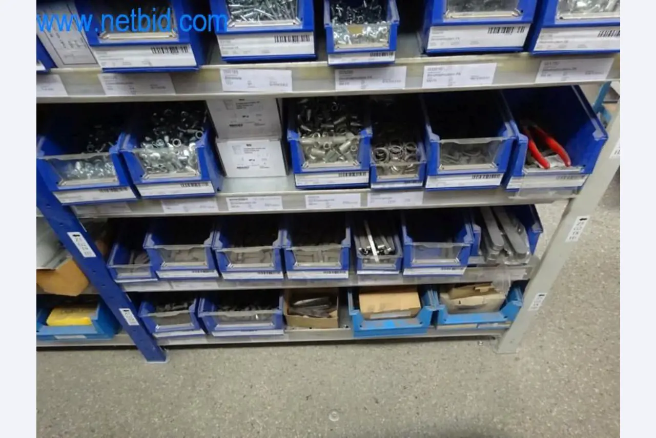 Máquinas, parque automóvel e equipamento operacional-25