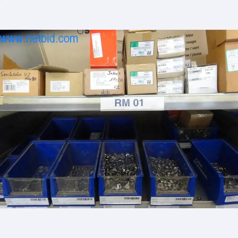 Máquinas, parque automóvel e equipamento operacional-3