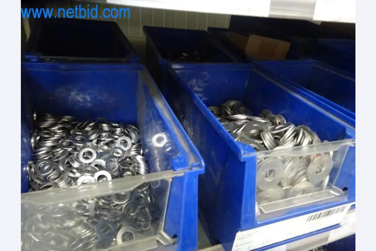 Máquinas, parque automóvel e equipamento operacional-4