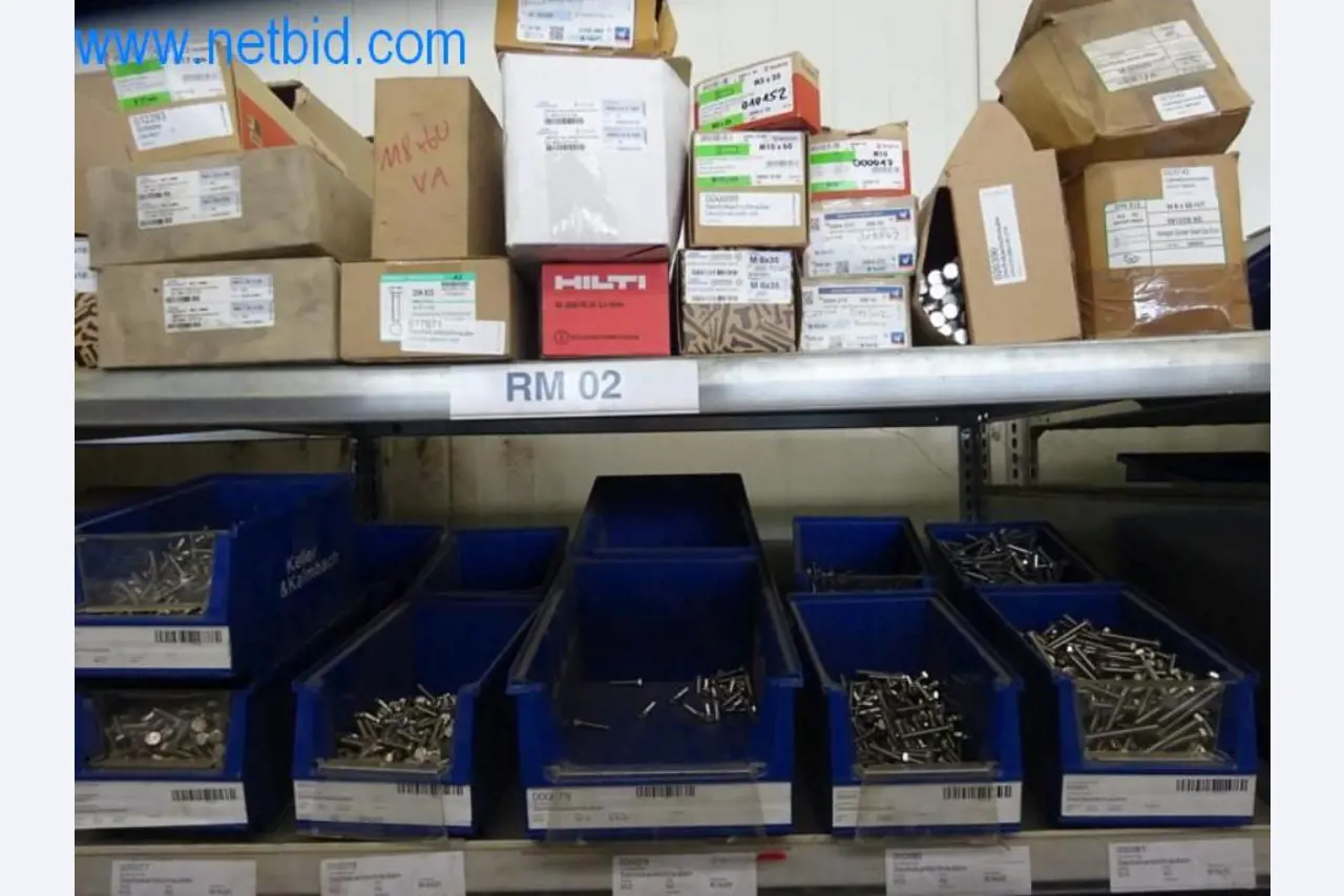 Máquinas, parque automóvel e equipamento operacional-7