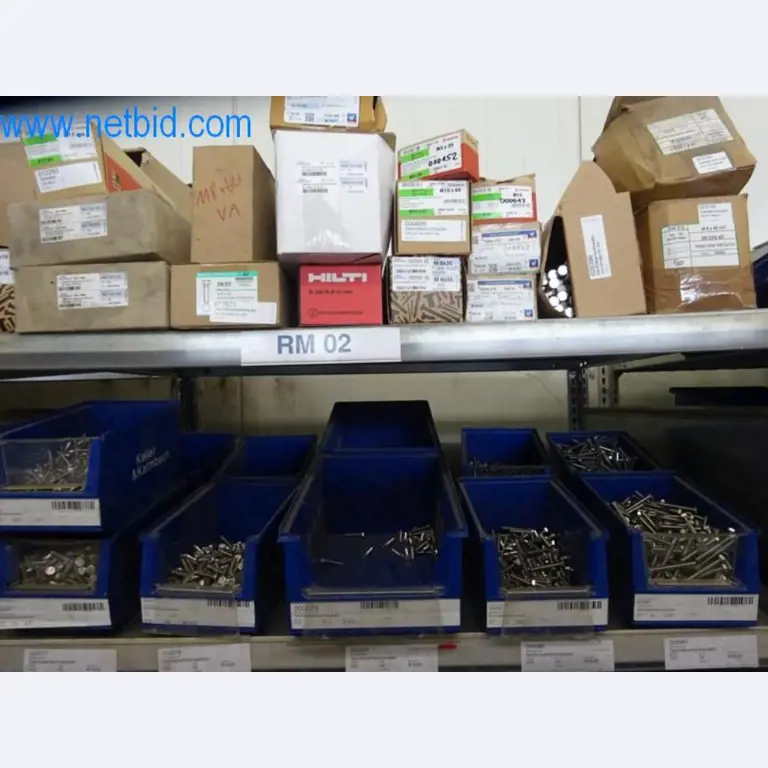 Máquinas, parque automóvel e equipamento operacional-7