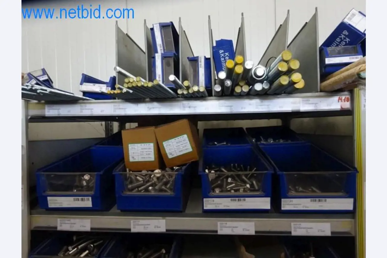 Máquinas, parque automóvel e equipamento operacional-8