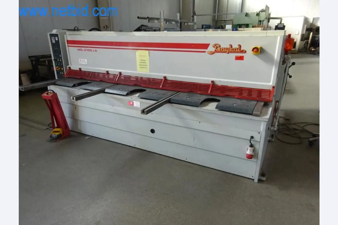 Stroje, vozový park a provozní zařízení-1