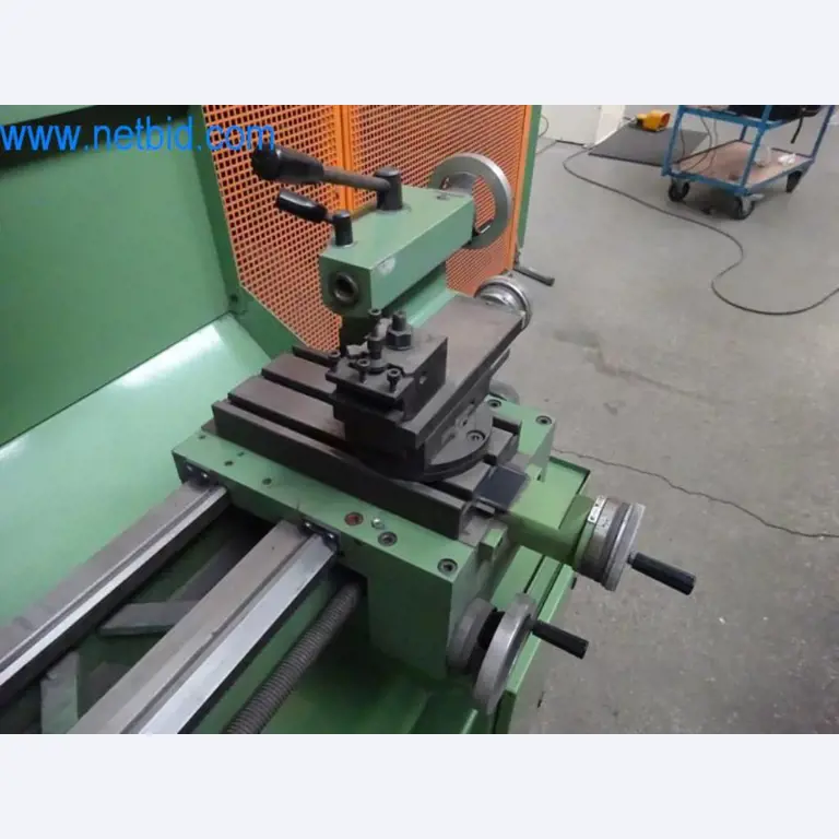 Máquinas, parque automóvel e equipamento operacional-6