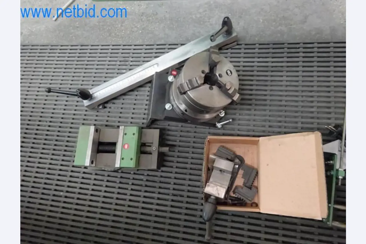 Máquinas, parque automóvel e equipamento operacional-7