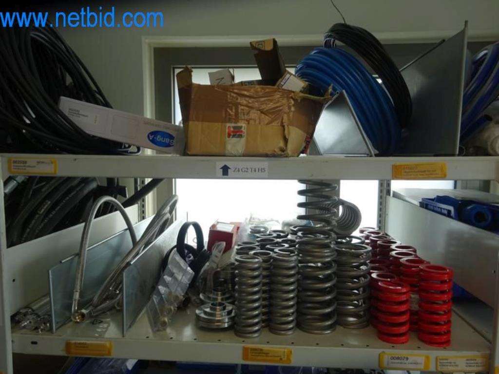 Stroje, vozový park a provozní zařízení-15