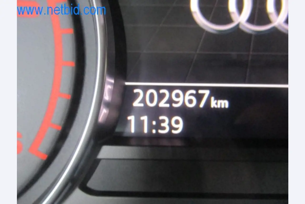 Maquinaria, parque móvil y equipos de explotación-11