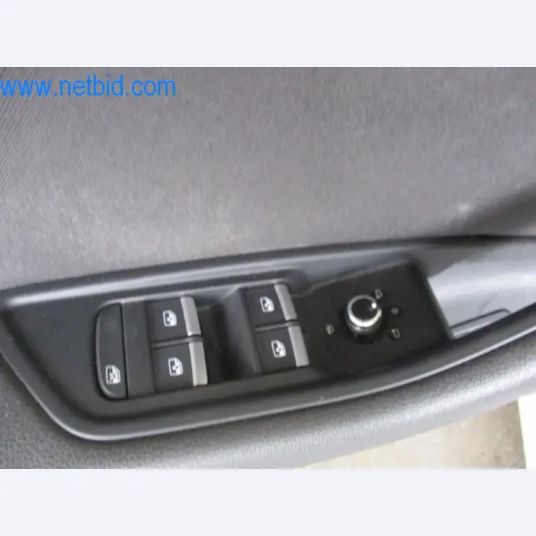 Maquinaria, parque móvil y equipos de explotación-9