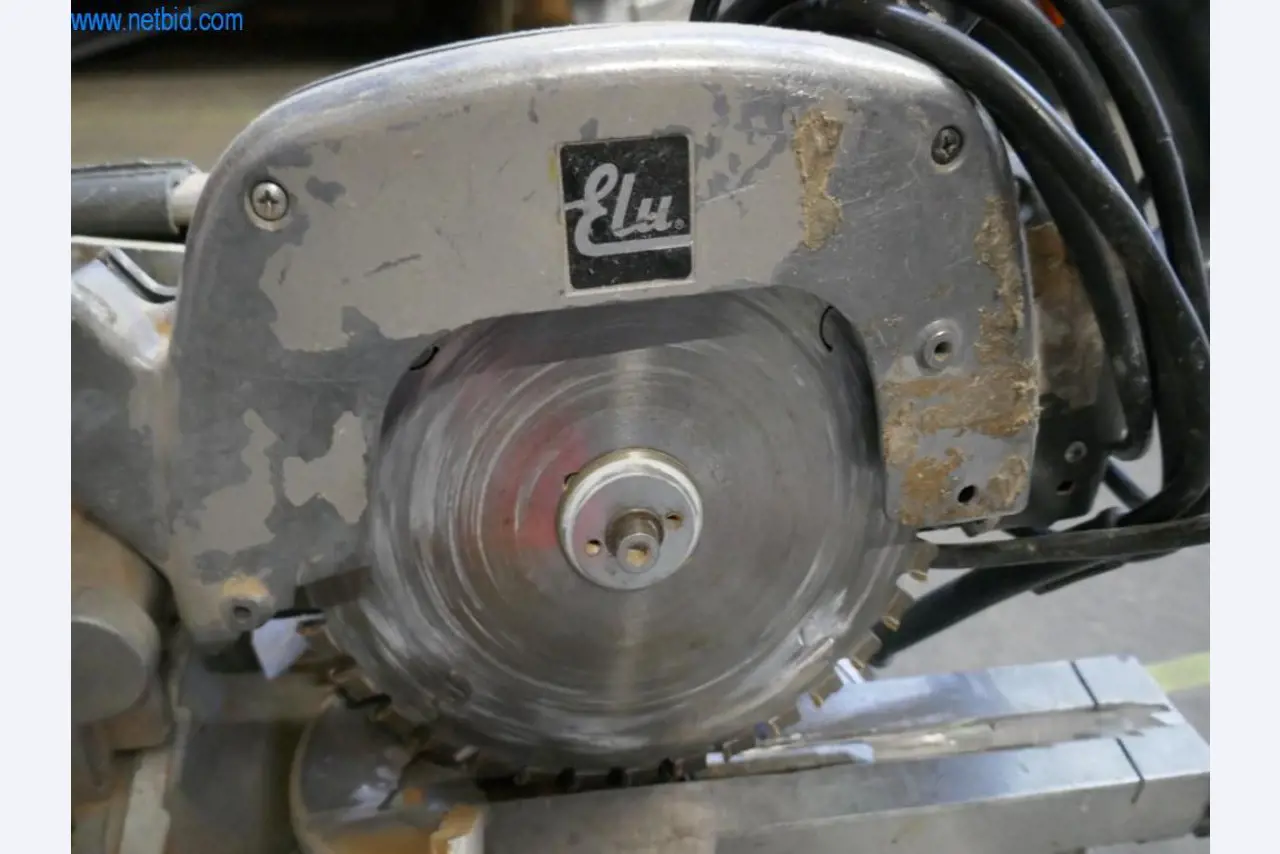 Maschinen aus dem Bereich Schreinerei und Fensterbau-3