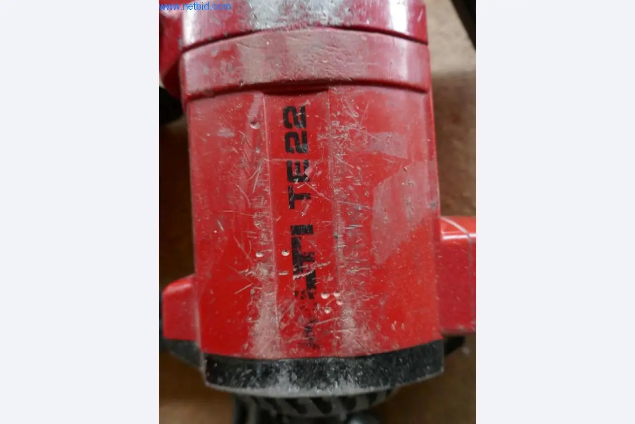 Machines du secteur de la menuiserie et de la fabrication de fenêtres-2