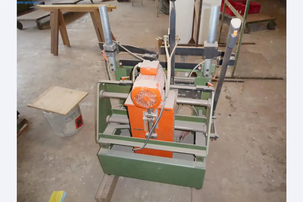 Maschinen aus dem Bereich Schreinerei und Fensterbau-5