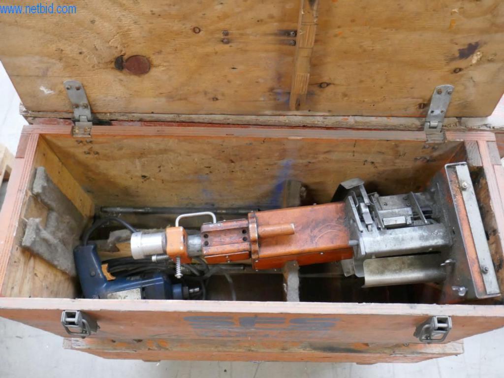 BGA, zapasy, materiały montażowe i pojazdy z działu pokryć dachowych-6