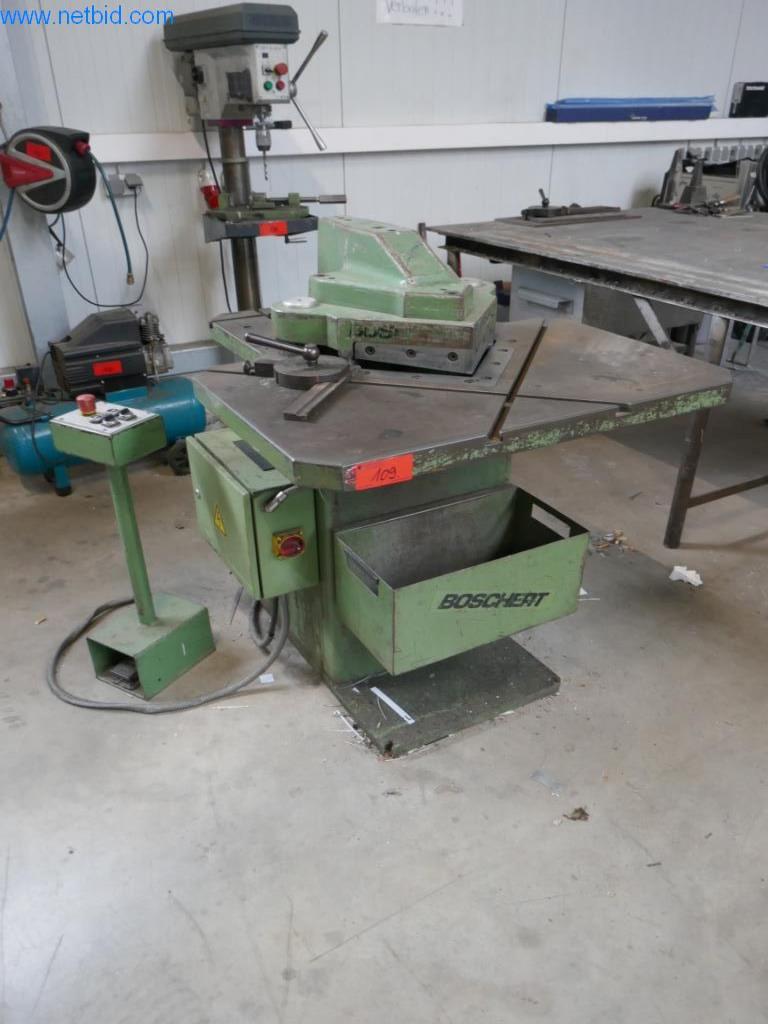 BGA, zásoby, montážní materiál a vozidla z divize střešních krytin.-1