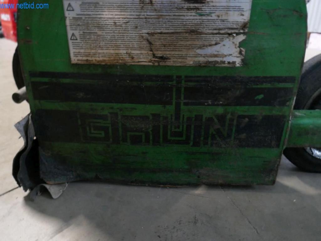 BGA, zapasy, materiały montażowe i pojazdy z działu pokryć dachowych-1