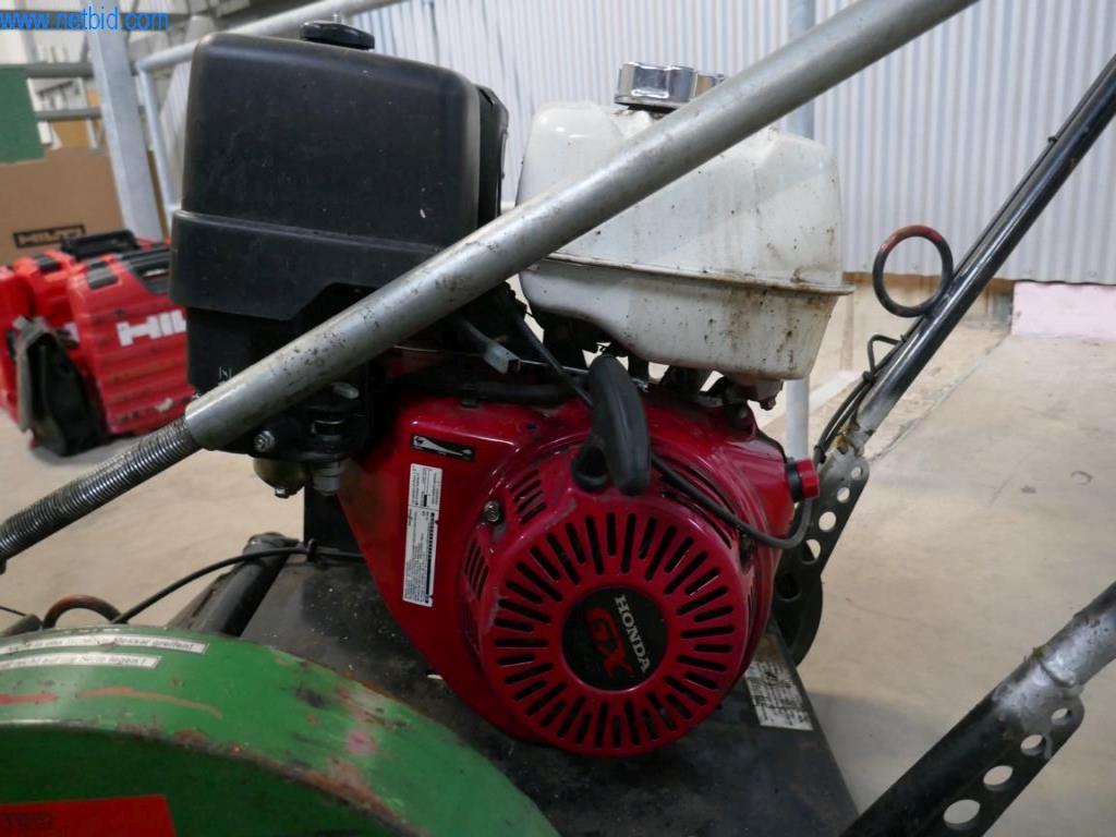 BGA, zapasy, materiały montażowe i pojazdy z działu pokryć dachowych-4