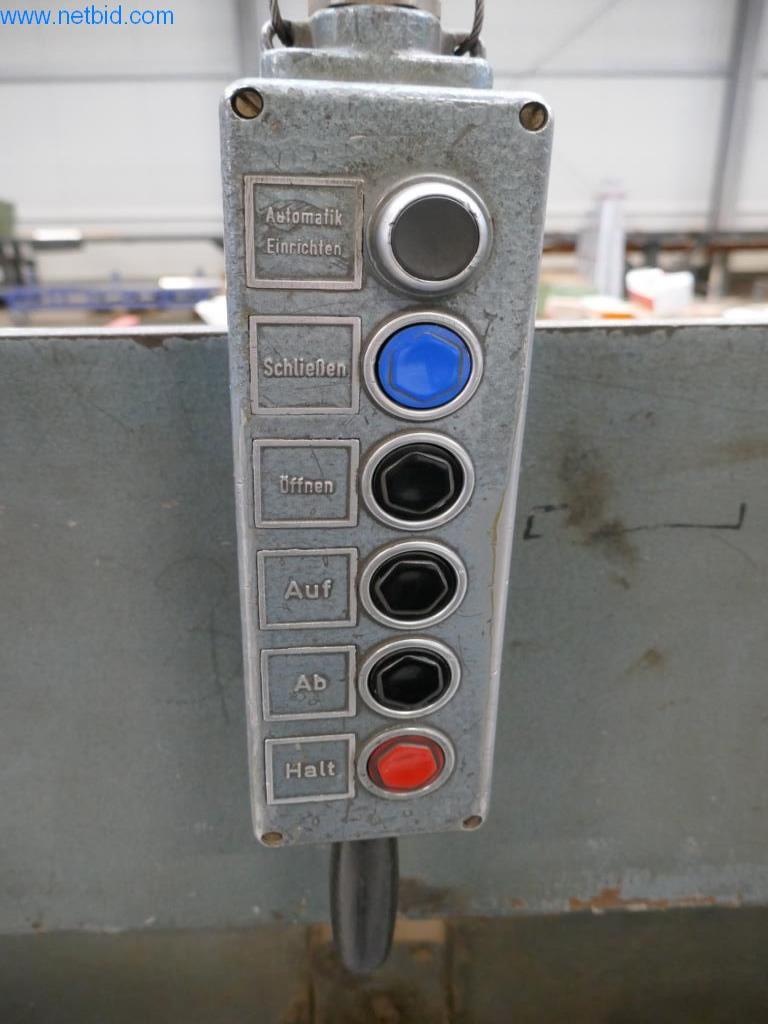 BGA, zapasy, materiały montażowe i pojazdy z działu pokryć dachowych-3