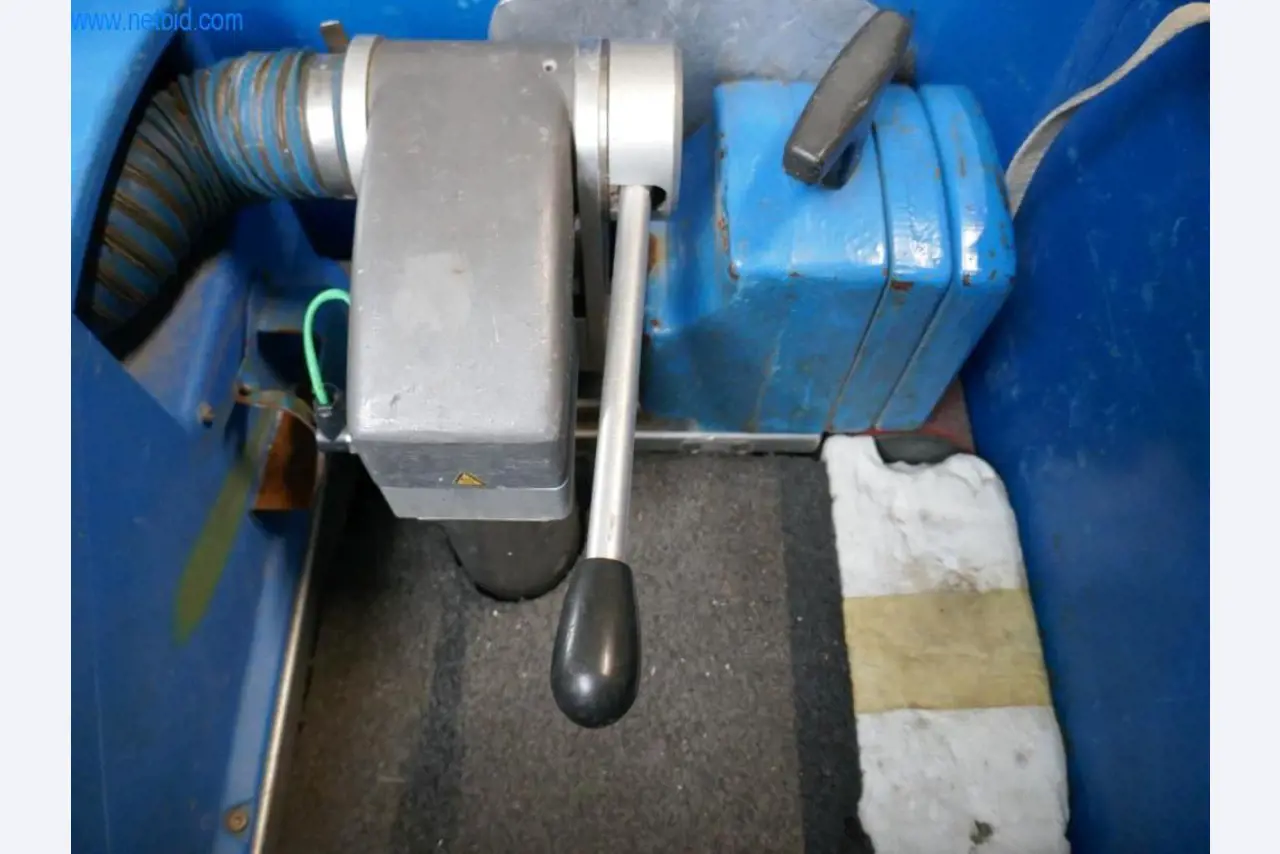 BGA, Warenvorräte, Montagematerial und Fahrzeuge aus dem Bereich Dachdeckerei-2