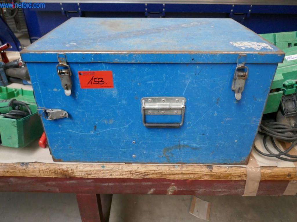 BGA, zapasy, materiały montażowe i pojazdy z działu pokryć dachowych-4