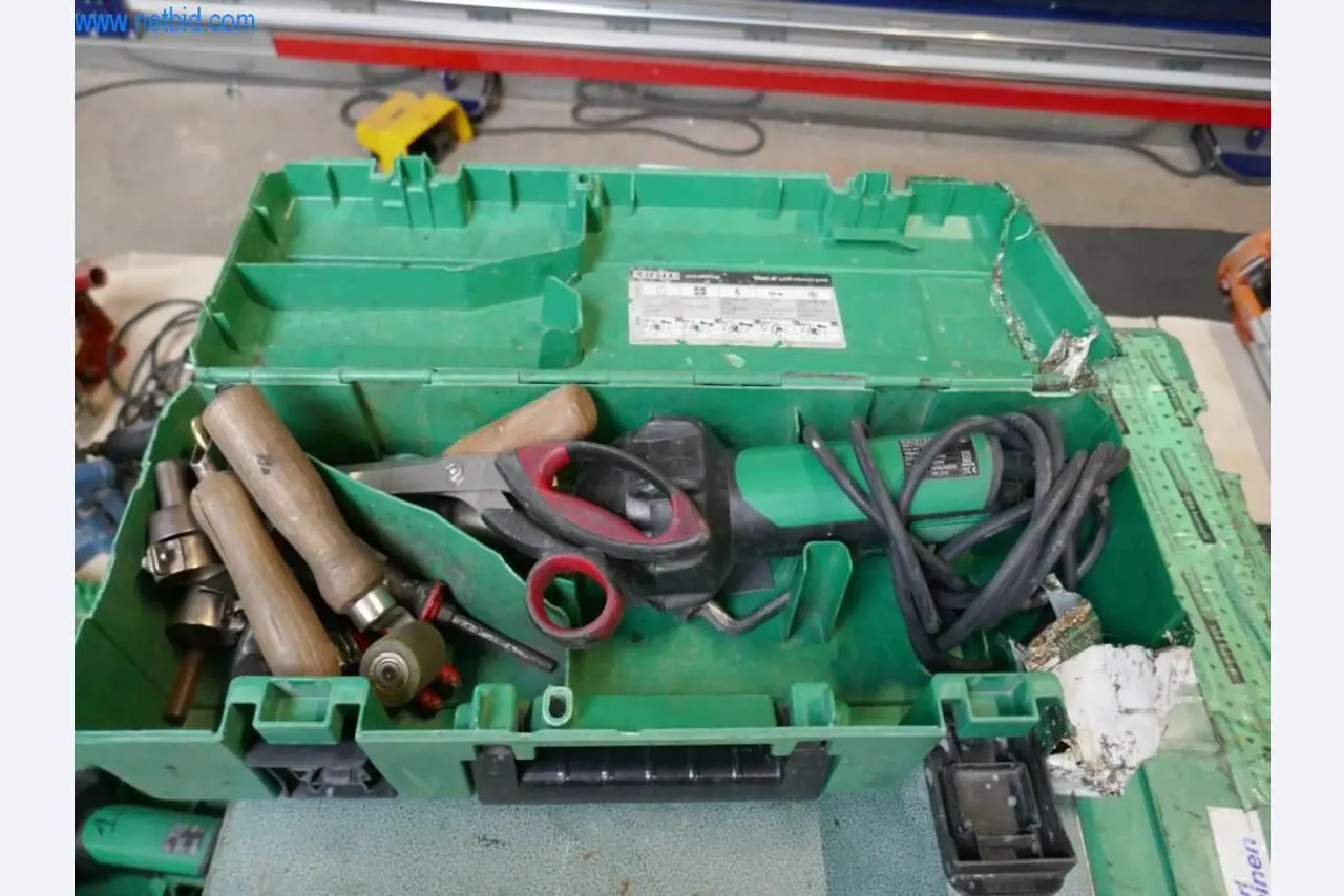 BGA, Warenvorräte, Montagematerial und Fahrzeuge aus dem Bereich Dachdeckerei-4
